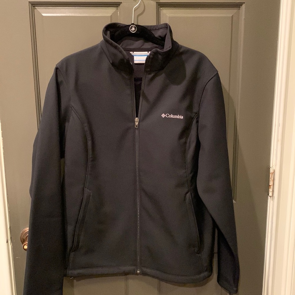 NWOT women’s Columbia jacket. Never worn.